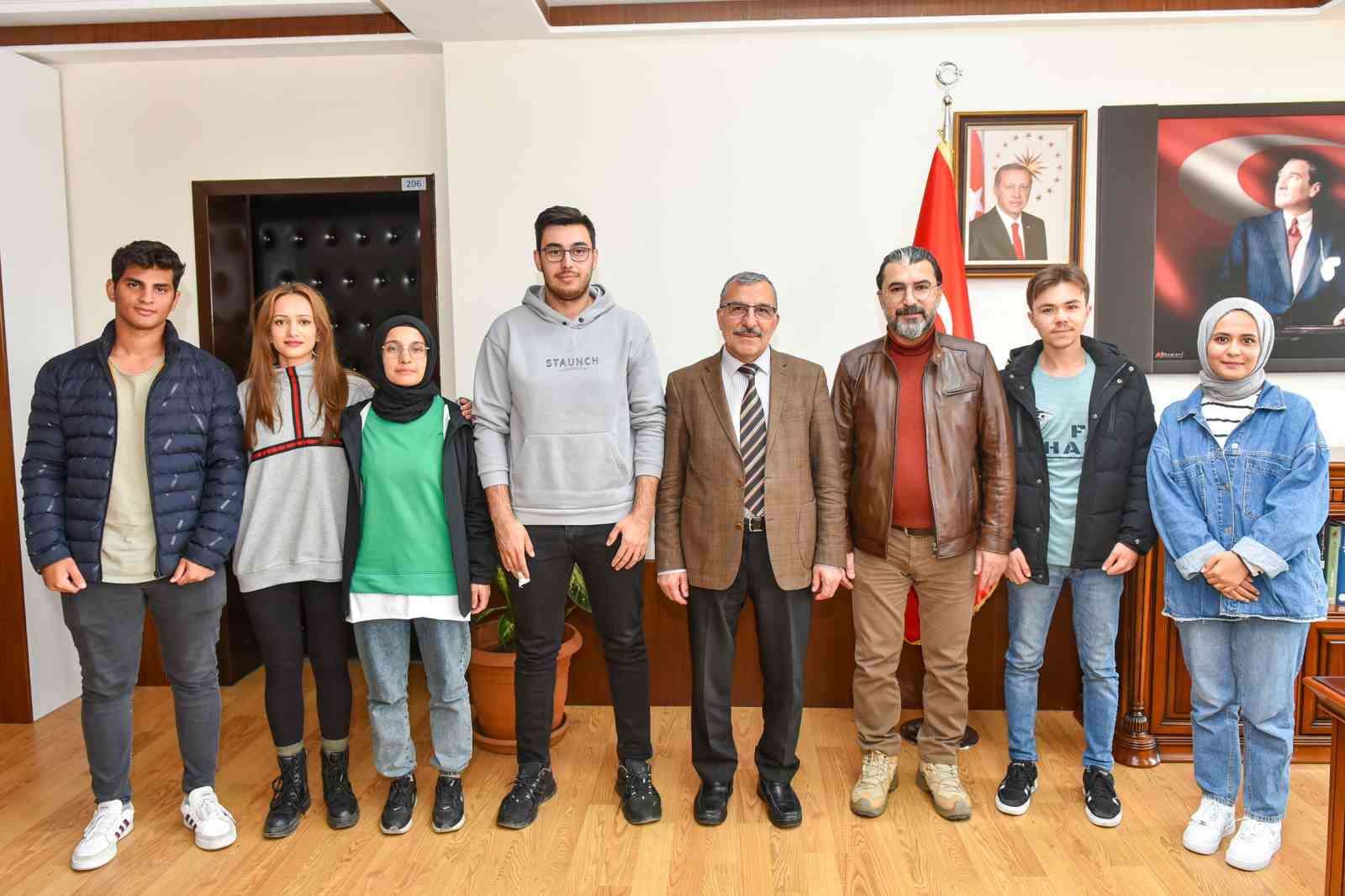 KARAMANOĞLU MEHMETBEY ÜNİVERSİTESİ (KMÜ) OTONOM ARAÇLAR ÖĞRENCİ TOPLULUĞU ÜYELERİ İKİ