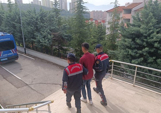 BİLİŞİM SİSTEMLERİ KULLANILARAK DOLANDIRICILIK SUÇUNDAN 24 AYRI DOSYADA ARAMA KARARI