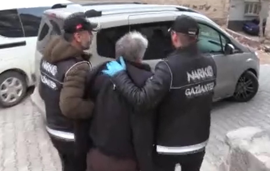 GAZİANTEP'TE, YAPILAN 49. KÖKÜNÜ KURUTMA OPERASYONU ÇERÇEVESİNDE GÖZALTINA ALINAN 100
