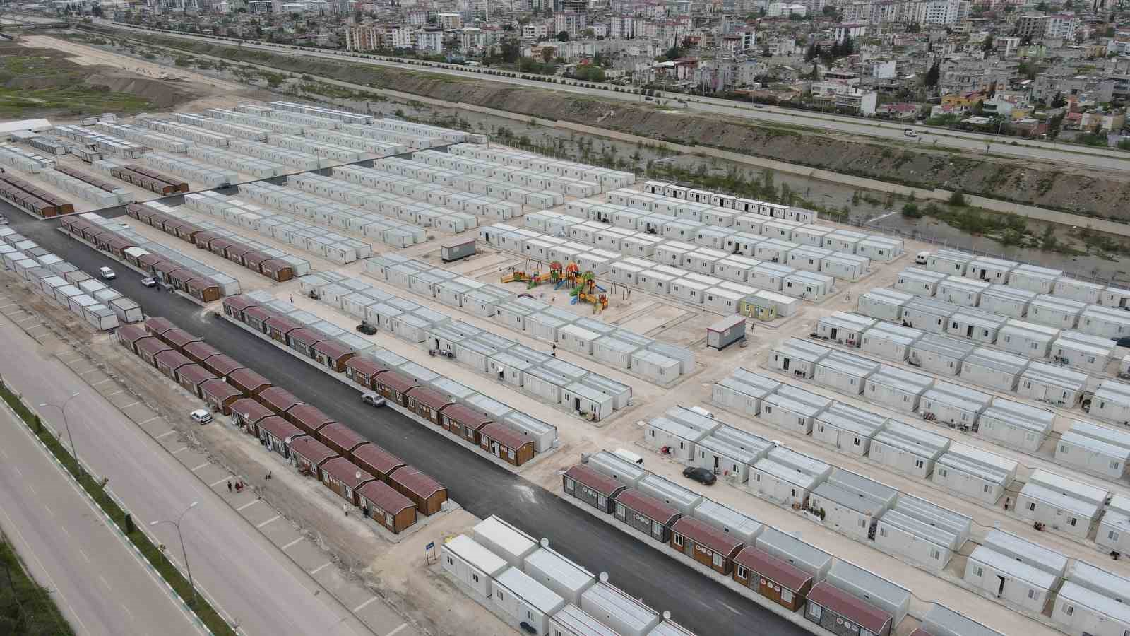 KAHRAMANMARAŞ MERKEZLİ DEPREMLERDEN ETKİLENEN OSMANİYE’DE, EVLERİ AĞIR HASAR GÖREN AİLELERİN