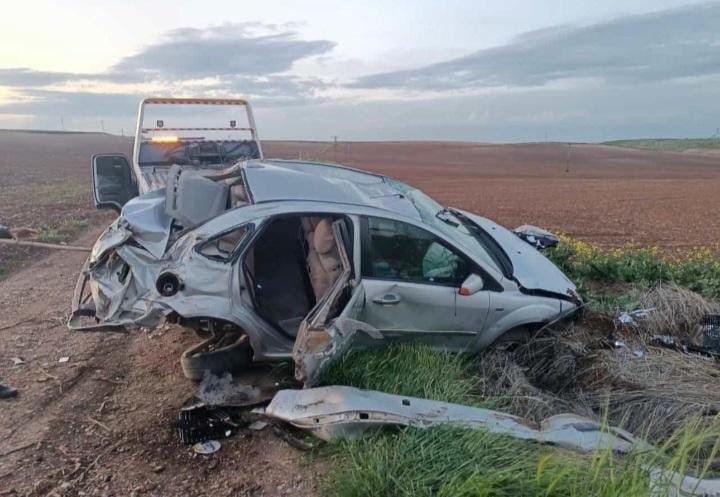 DİYARBAKIR'IN ÇINAR İLÇESİNDE KONTROLDEN ÇIKAN OTOMOBİL TARLAYA UÇTU. MEYDANA GELEN