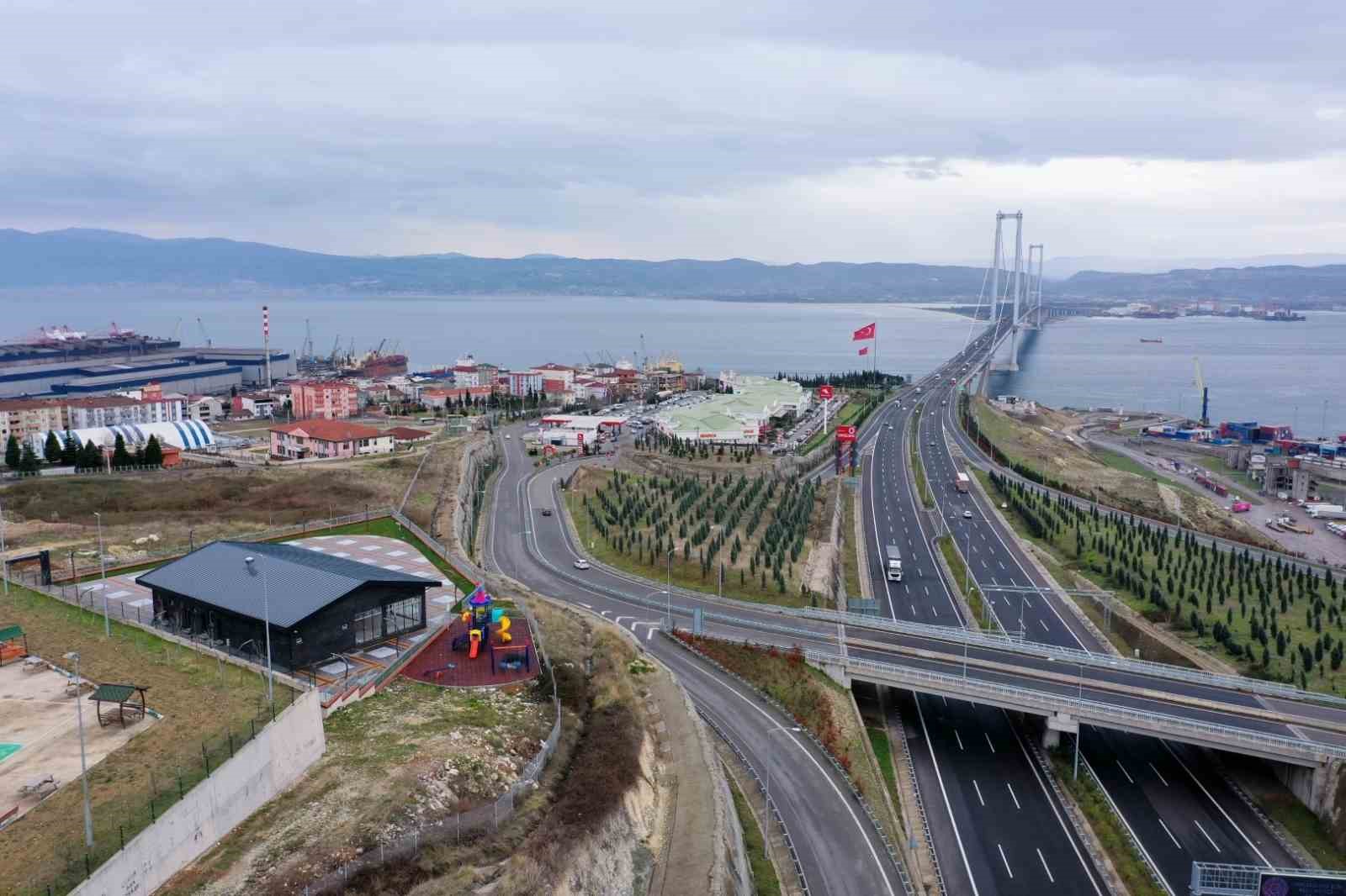 KOCAELİ BÜYÜKŞEHİR BELEDİYESİ, OSMANGAZİ KÖPRÜSÜ MANZARASINA HAKİM ALANDAKİ SEYİR TERASI