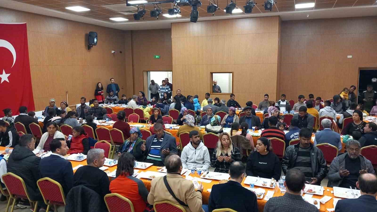 ADANA’NIN KOZAN İLÇESİNDE 8 NİSAN DÜNYA ROMANLAR GÜNÜ NEDENİYLE GAZİ