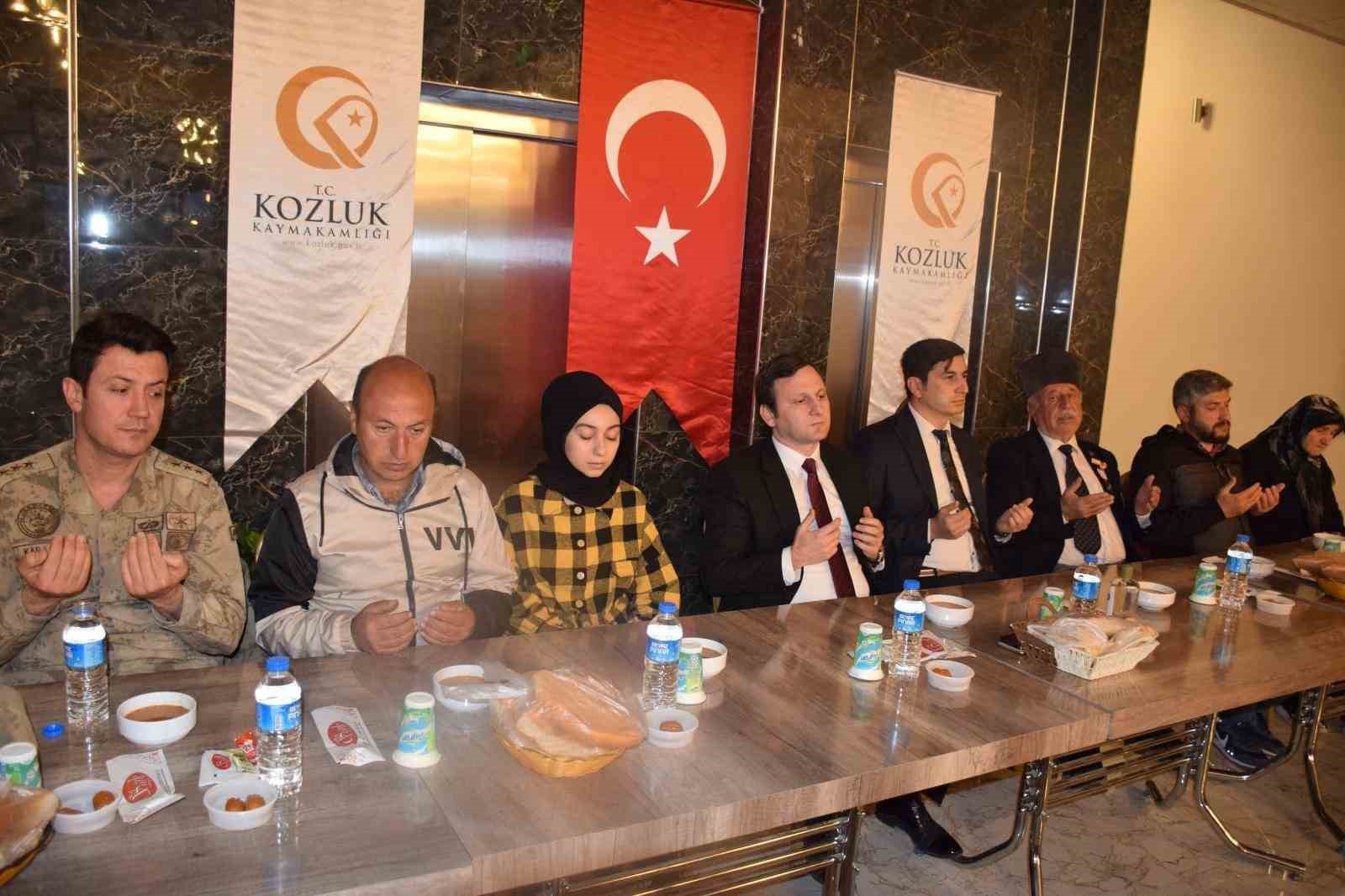 BATMAN’IN KOZLUK İLÇESİNDE KAYMAKAMI EKREM GÜNGÖR TARAFINDAN ÖKSÜZ, YETİM, DEPREMZEDE
