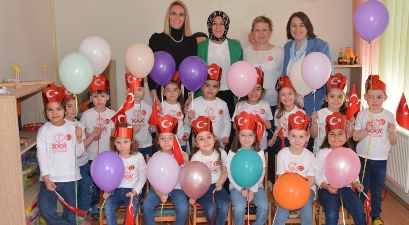 ANADOLU ÜNİVERSİTESİ KREŞ GÜNDÜZ BAKIMEVİ 23 NİSAN ULUSAL EGEMENLİK VE