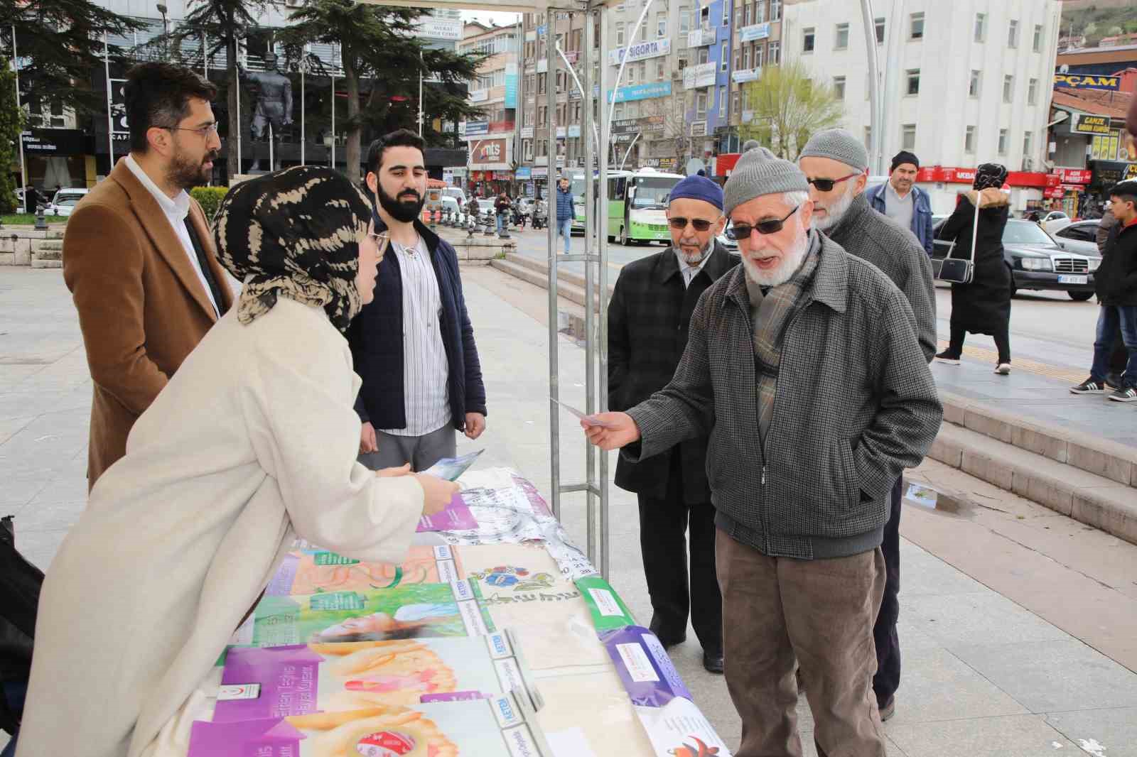 GAZİ OSMANPAŞA ÜNİVERSİTESİ TIP FAKÜLTESİ KANSER HAFTASI BİLGİLENDİRME STANTI KURDU.