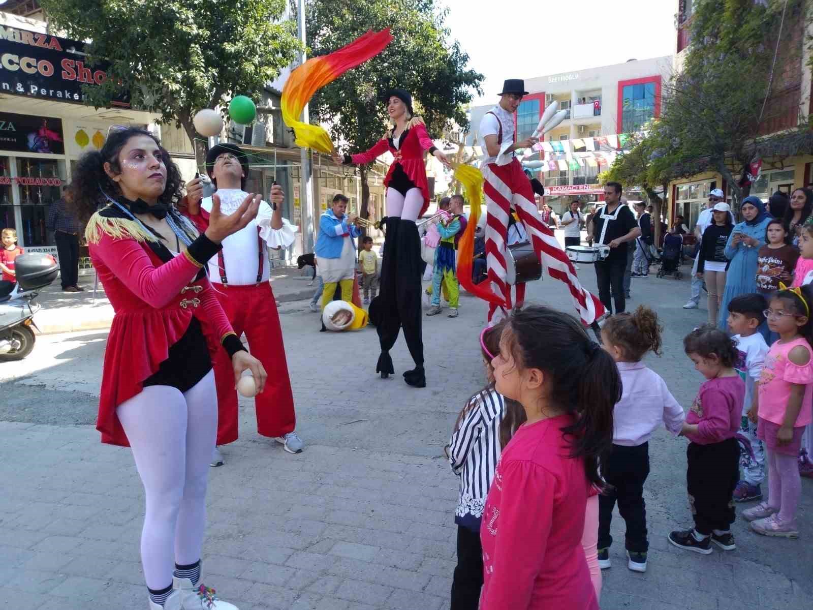 KUŞADASI BELEDİYESİ BU YIL RAMAZAN BAYRAMI İLE BİRLEŞEN 23 NİSAN
