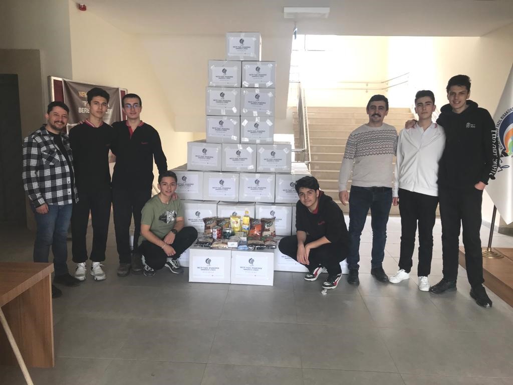 KÜTAHYA’DA 106 İHTİYAÇ SAHİBİ AİLEYE YARDIM KOLİSİ