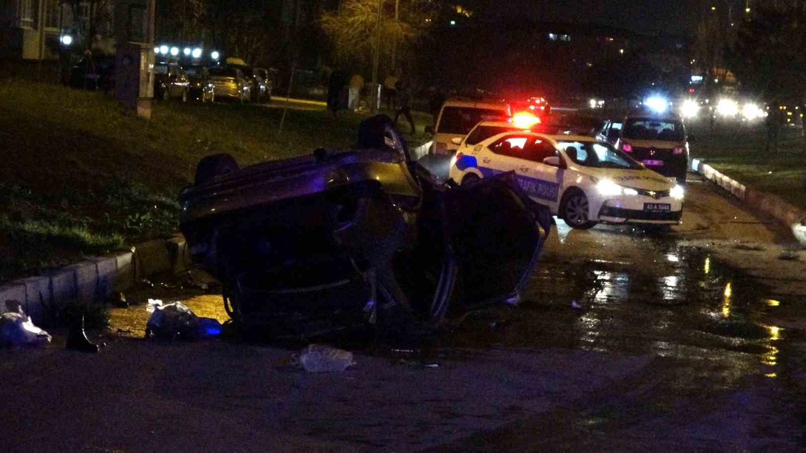 KÜTAHYA'DA FECİ KAZA: 1 ÖLÜ 5 YARALI