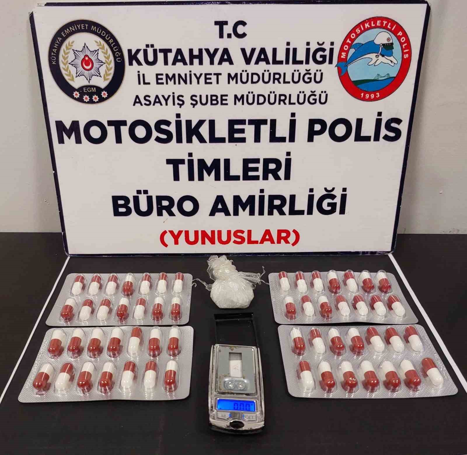 KÜTAHYA’DA YUNUS TİMLERİ UYUŞTURUCU ELE GEÇİRDİ