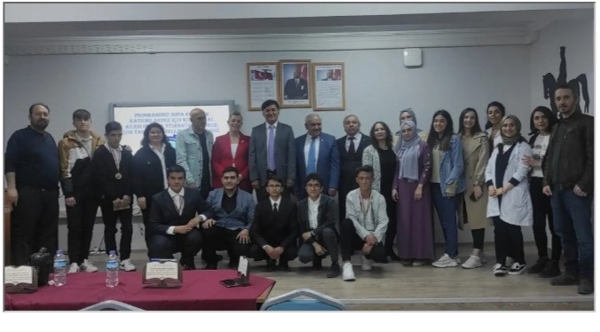 KÜTSO MESLEKİ TEKNİK VE ANADOLU LİSESİNDE ŞİİR OKUMA YARIŞMASI