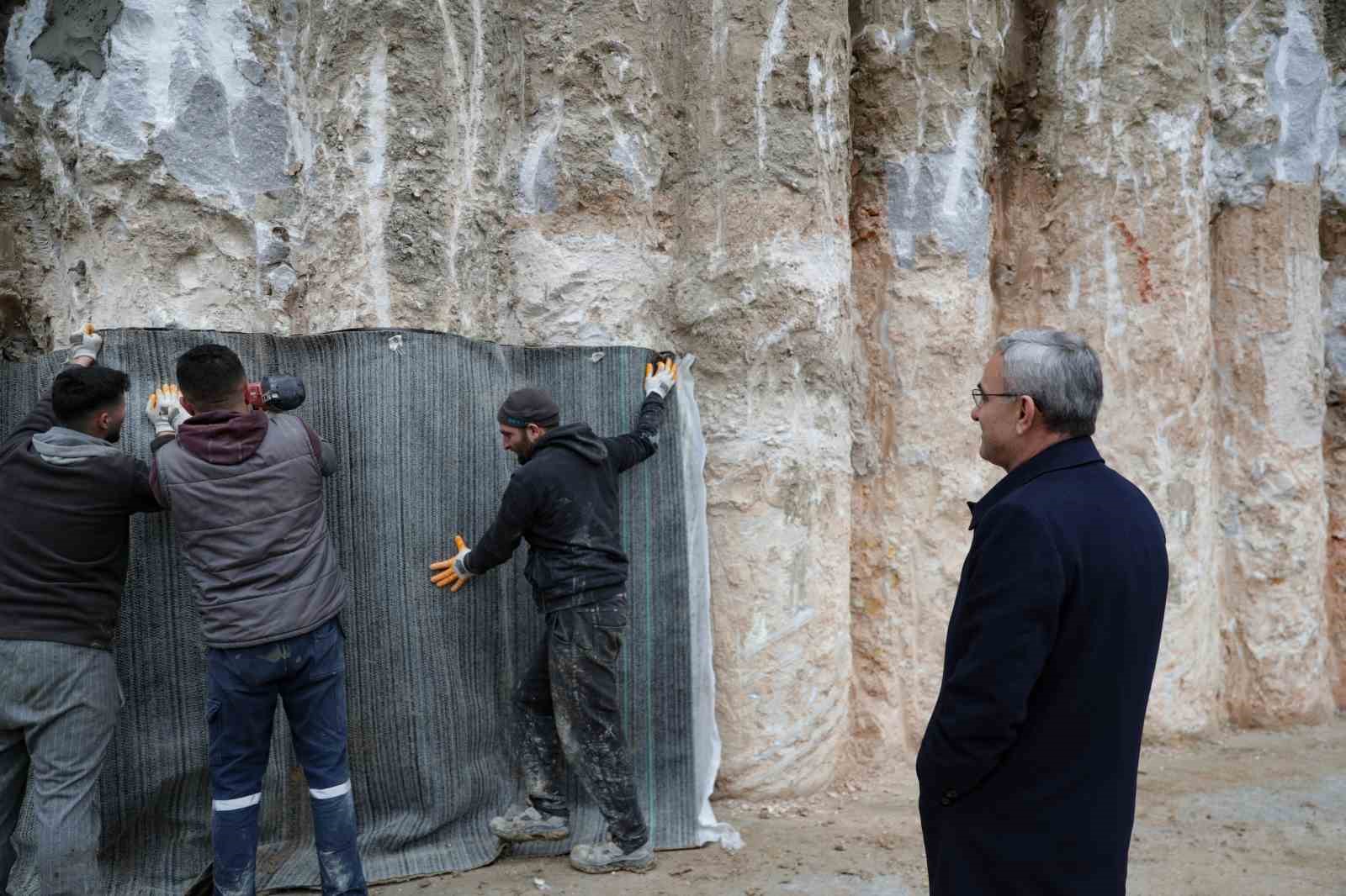 KÜTÜPHANE VE KÜLTÜR MERKEZİ İNŞAATINDAKİ ÇALIŞMALARI İNCELEDİ