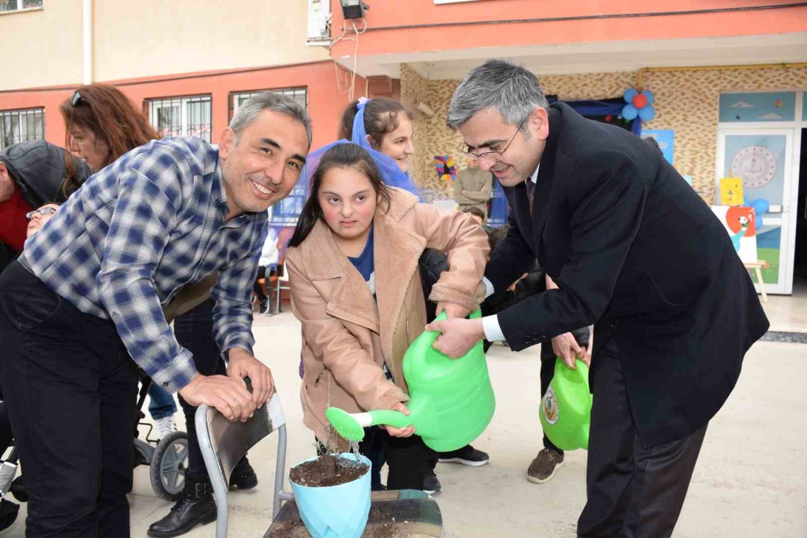 2 NİSAN DÜNYA OTİZM FARKINDALIK GÜNÜ VE HAFTASI ETKİNLİKLERİ KAPSAMINDA,