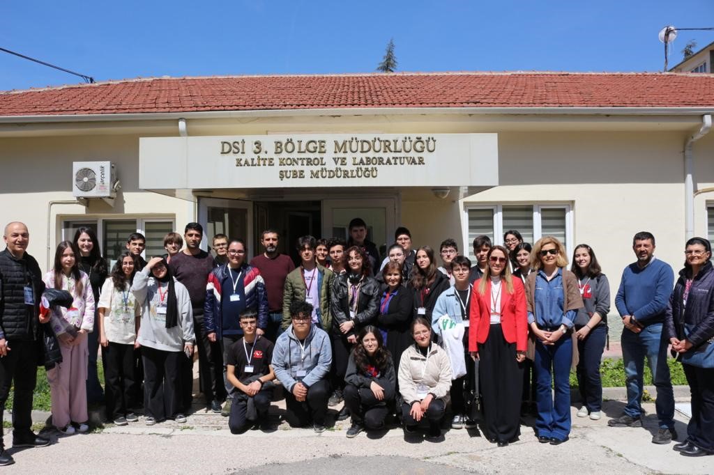 ESKİŞEHİR ATATÜRK LİSESİ ÖĞRENCİLERİ, ‘DSİ 3. BÖLGE LABORATUVARLARINA’ TEKNİK GEZİ
