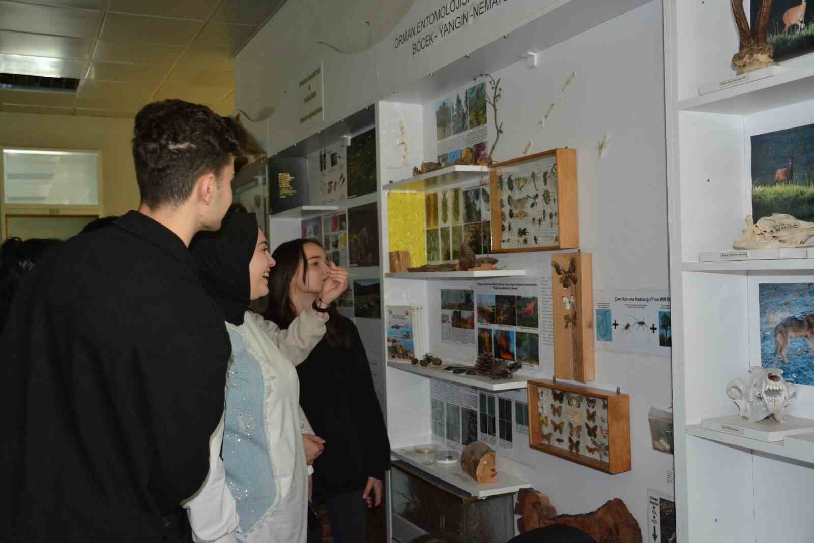 ÇİLİMLİ ANADOLU LİSESİ ÖĞRENCİLERİ; DÜZCE ÜNİVERSİTESİ ORMAN FAKÜLTESİ, SAĞLIK BİLİMLERİ