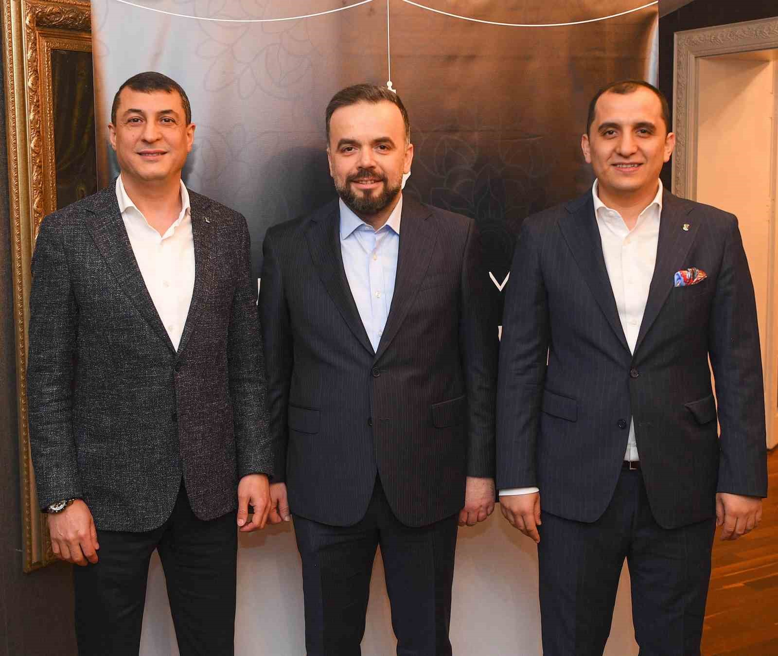 GEÇEN YIL 250 MİLYAR DOLARLIK İHRACATI AŞARAK REKOR KIRAN TÜRK