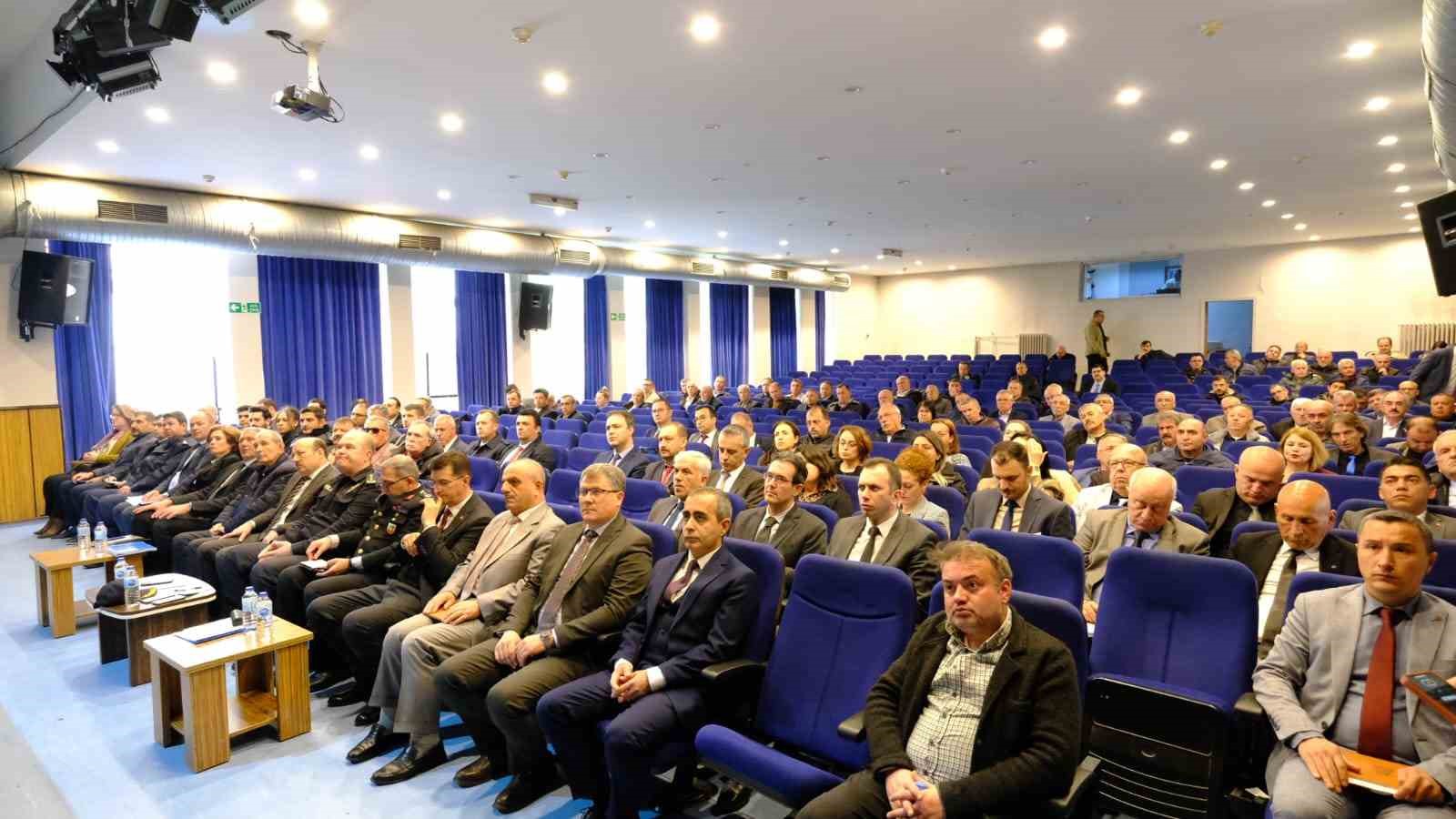 LÜLEBURGAZ İLÇESİ HALK VE MUHTARLAR TOPLANTISI, VALİ BİROL EKİCİ BAŞKANLIĞINDA