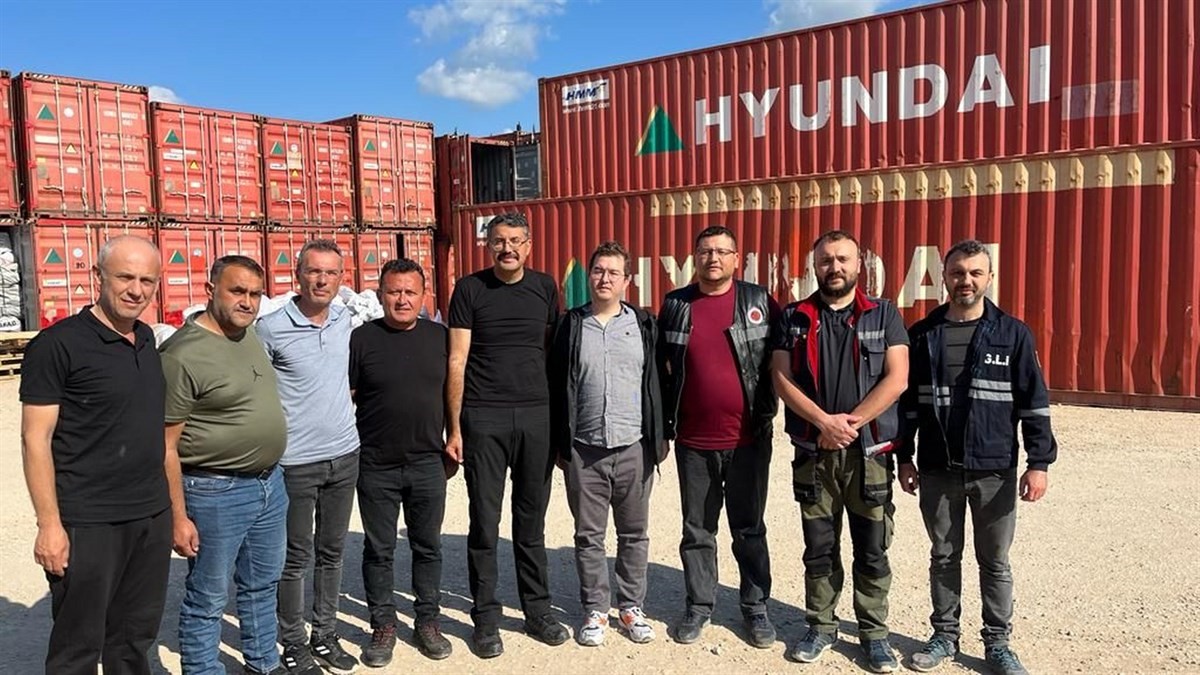 MADEN İŞÇİLERİYLE BAYRAMLAŞTI