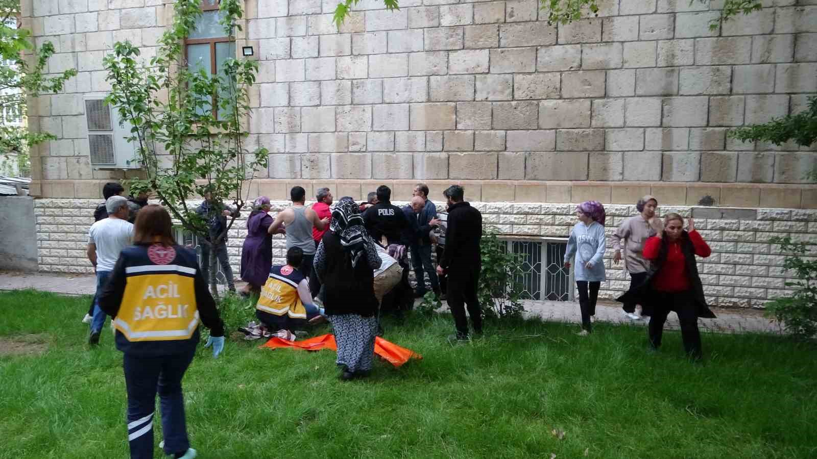 MALATYA’DA AKRABA İKİ AİLE ARASINDA ÇIKAN SİLAHLI BIÇAKLI KAVGADA 2