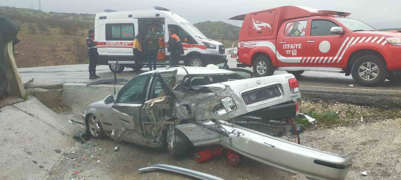 MALATYA’DA İKİ AYRI KAZADA: 3 KİŞİ YARALANDI