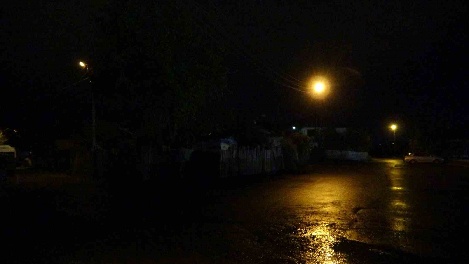 MALATYA'DA YILDIRIM DÜŞTÜ: 1 YARALI