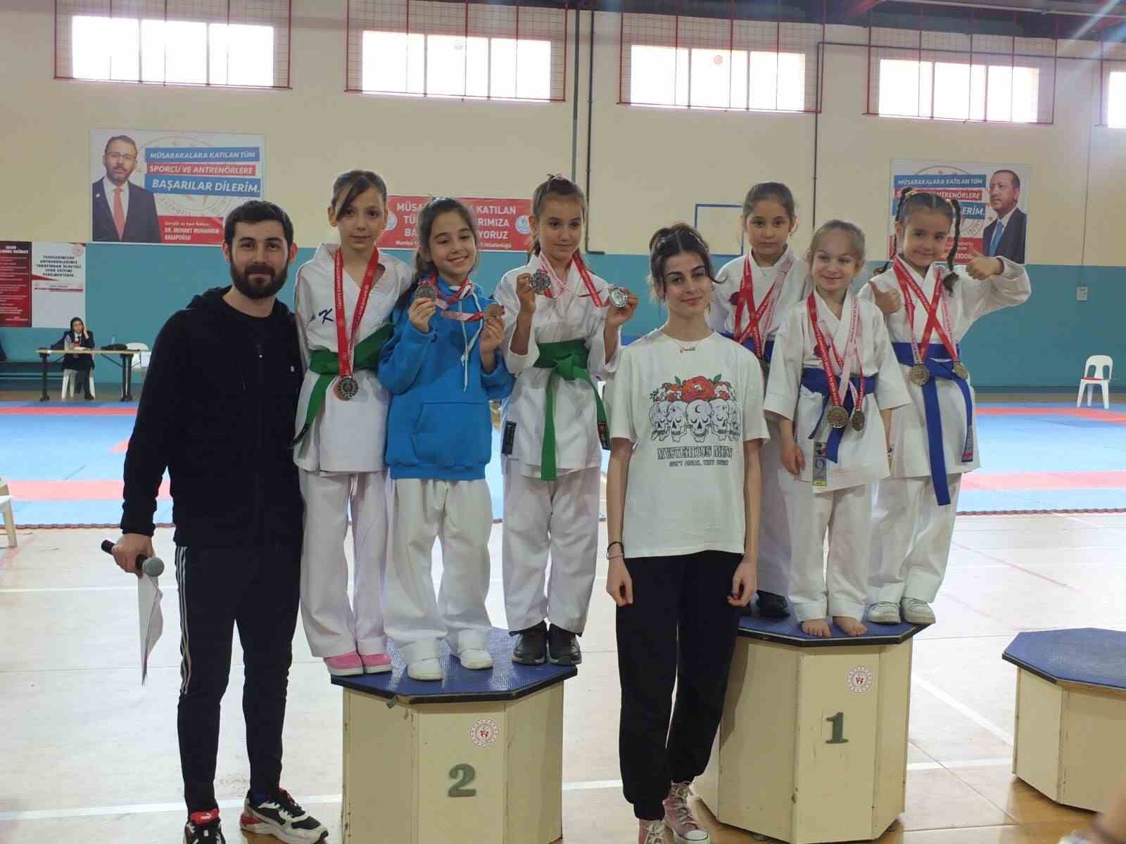 25-30 NİSAN TARİHLERİ ARASINDA DENİZLİ'DE YAPILACAK OLAN MİNİK VE YILDIZLAR