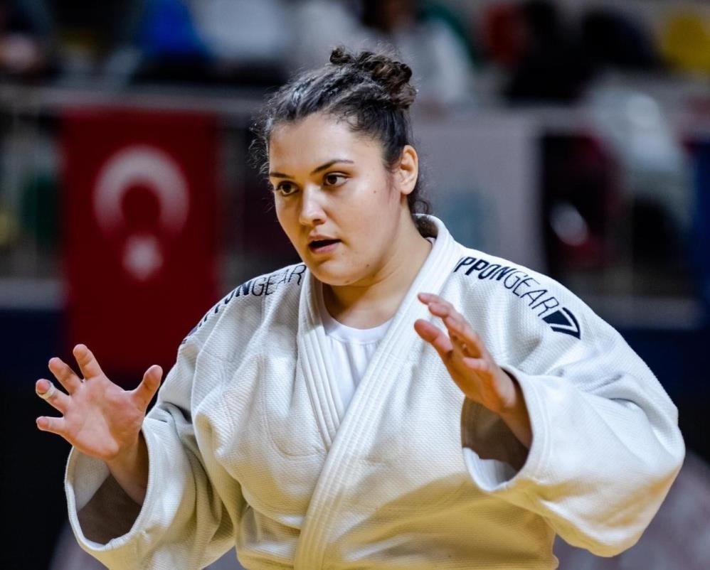 MANİSA’NIN SALİHLİ İLÇESİNİN BAŞARILI MİLLİ JUDOCULARINDAN DUYGU DİRGEN, POLONYA'DA DÜZENLENEN