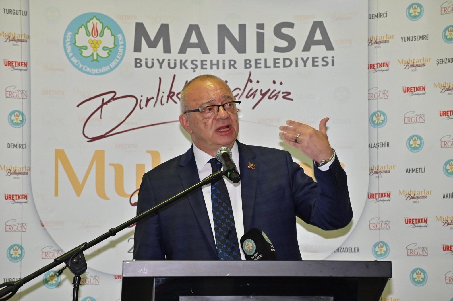MANİSA BÜYÜKŞEHİR BELEDİYE BAŞKANI CENGİZ ERGÜN, 17 İLÇE MAHALLE MUHTARLARIYLA