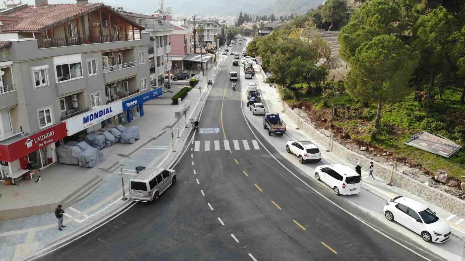 MARMARİS, BAYRAM ÖNCESİ YENİ CADDELERE KAVUŞACAK