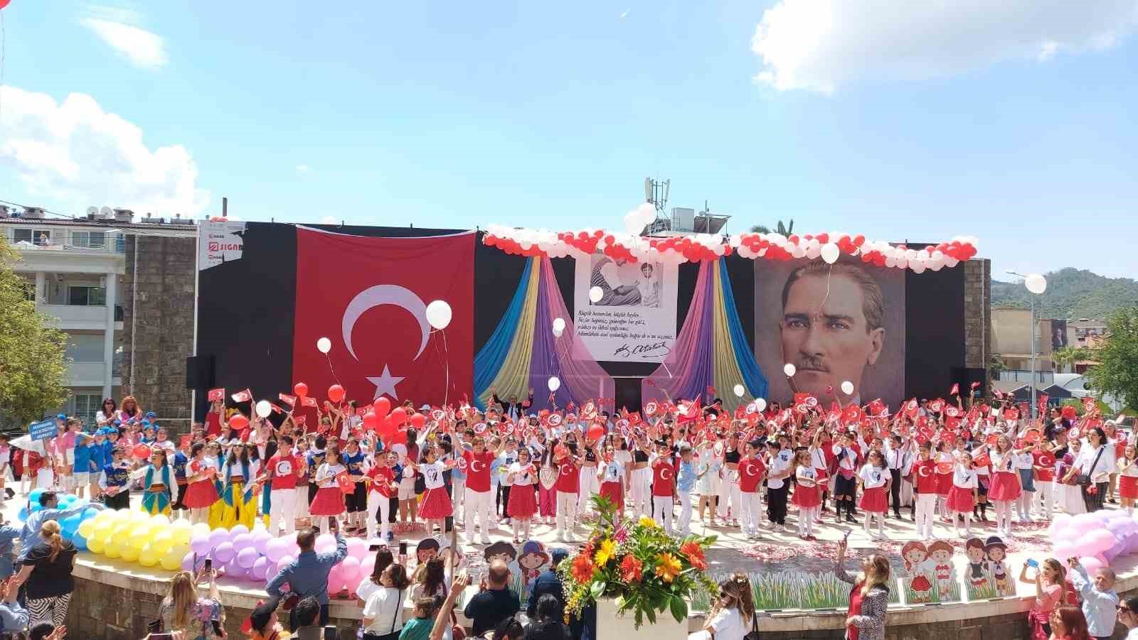 MARMARİS'TE 23 NİSAN COŞKU İLE KUTLANIYOR