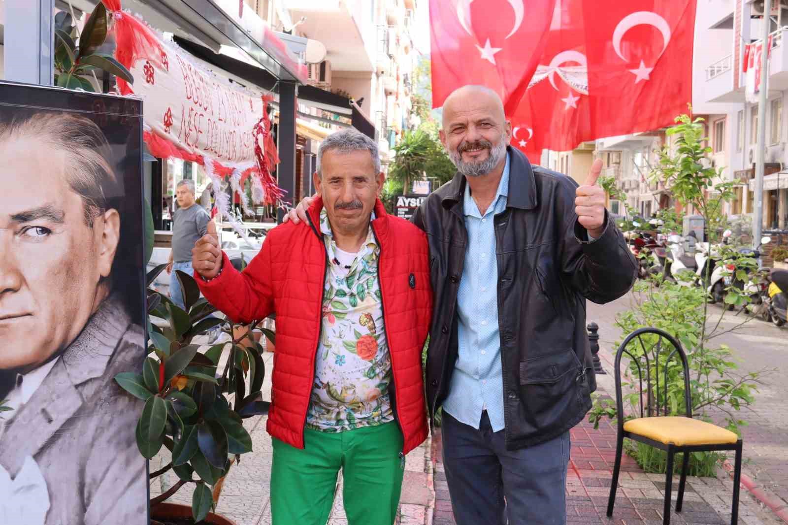 105 SOKAKTA 23 NİSAN GELENEĞİ BOZULMADI  HAZIRLIKLAR TAMAMLANDI