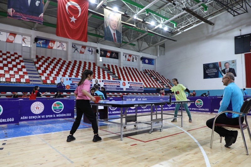 MASA TENİSİ GRUP MÜSABAKALARI BAŞLADI