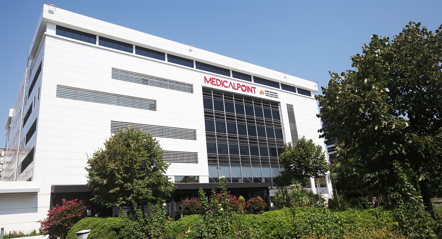 İZMİR EKONOMİ ÜNİVERSİTESİ MEDİCAL POİNT HASTANESİ, ENERJİ YÖNETİMİ ALANINDA GERÇEKLEŞTİRDİĞİ