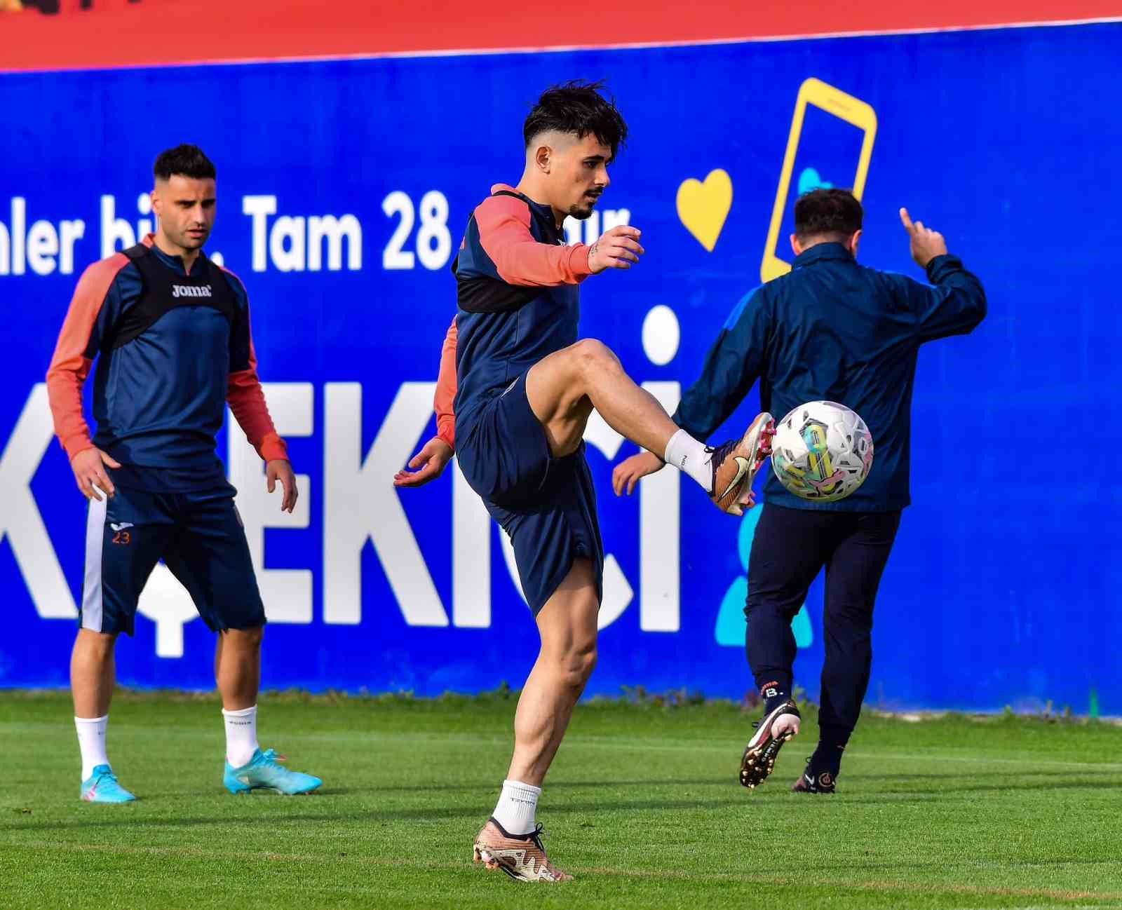 MEDİPOL BAŞAKŞEHİR, SPOR TOTO SÜPER LİG'İN 29. HAFTASINDA İSTANBULSPOR İLE
