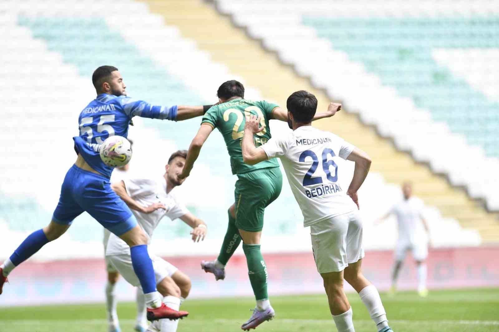 TFF 2. LİG BEYAZ GRUP EKİPLERİNDEN MENEMEN FK, SERKAN AFACAN