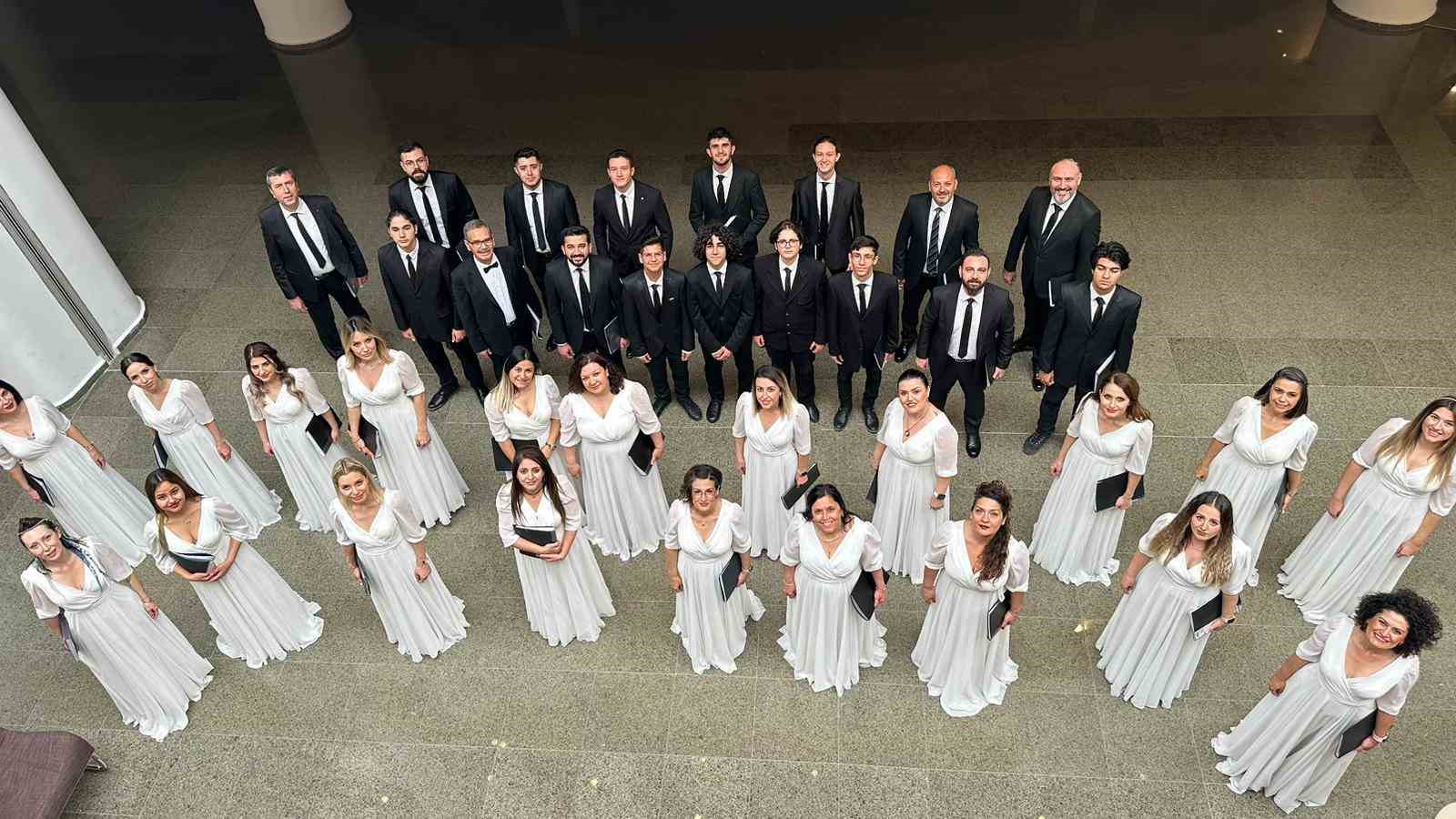 İZMİR ULUSLARARASI ÇOK SESLİ KOROLAR FESTİVALİ’NDE VE MOZART AKADEMİ 6.