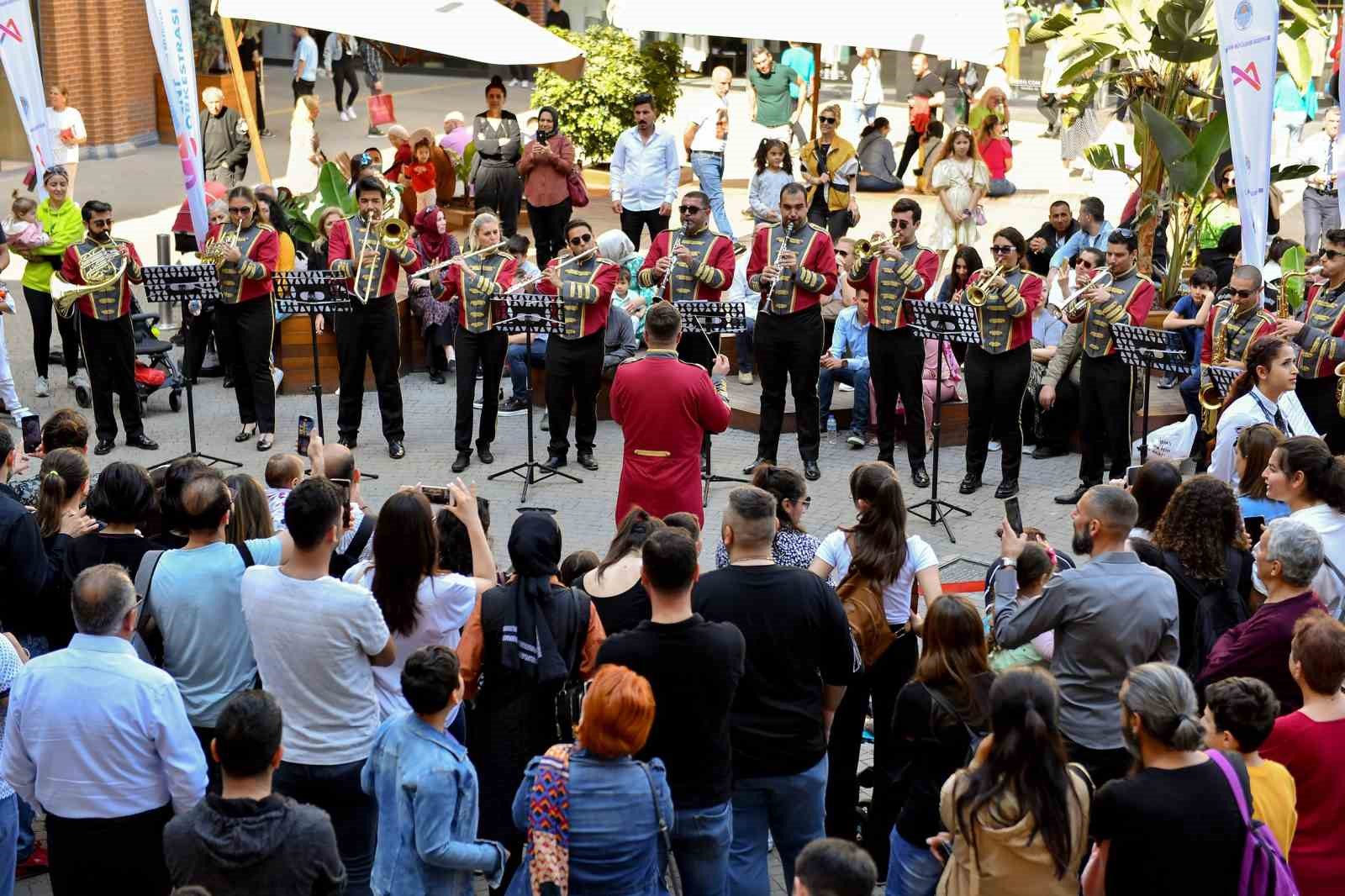 MERSİN BÜYÜKŞEHİR BELEDİYESİ KENT ORKESTRASI BANDOSUNUN 'ÇOCUK ŞARKILARI ETKİNLİĞİ' İLE