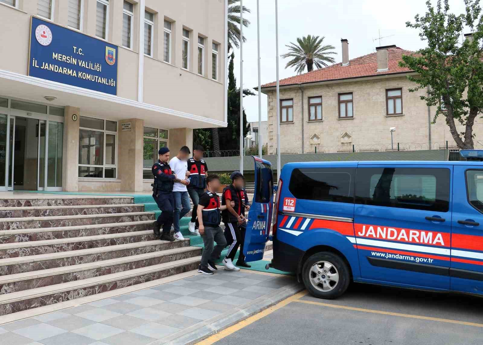 MERSİN'DE UYUŞTURUCU MADDE TİCARETİ YAPAN ŞAHISLARA YÖNELİK GERÇEKLEŞTİRİLEN OPERASYONDA 8