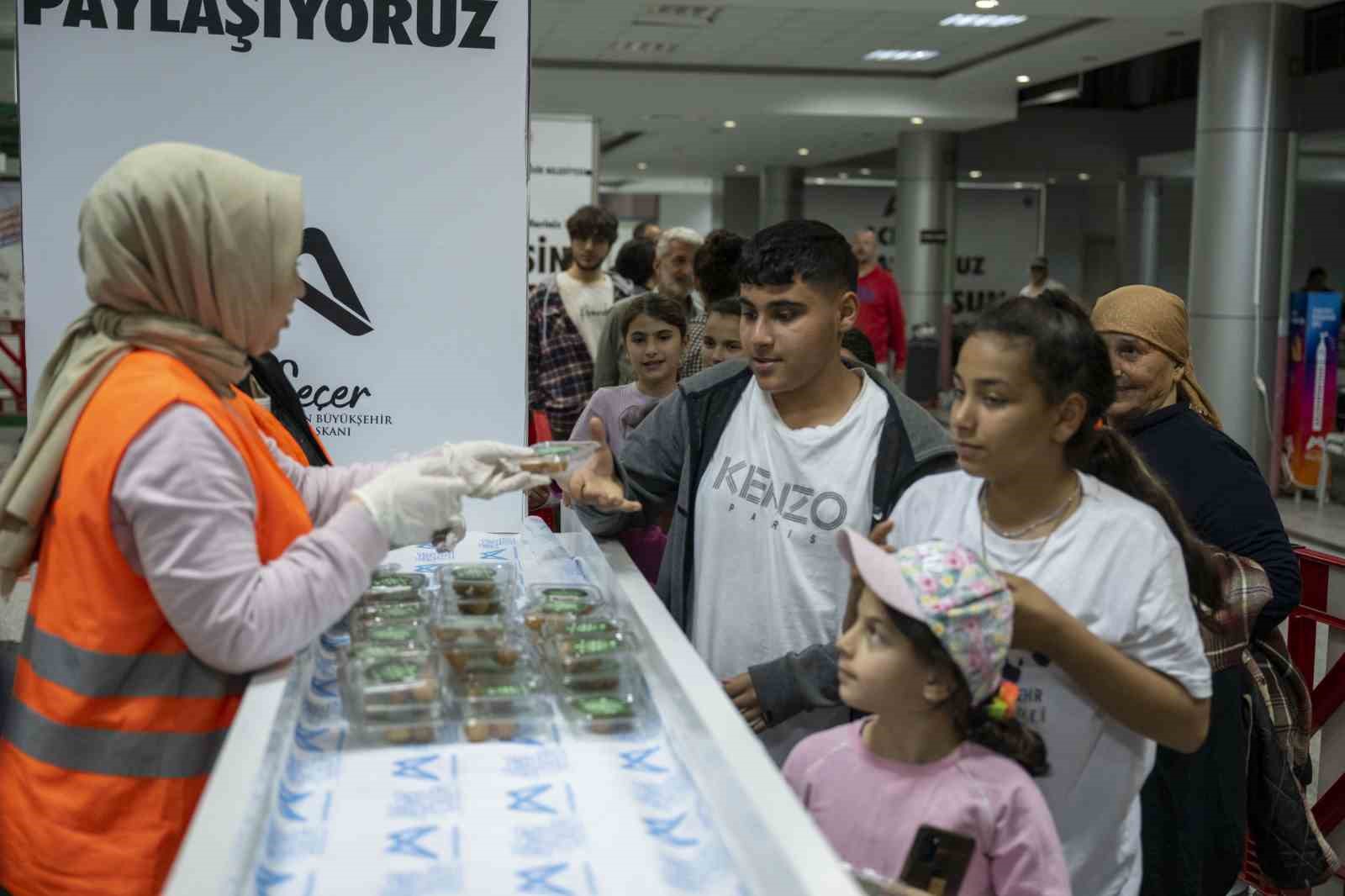 MERSİN BÜYÜKŞEHİR BELEDİYESİNCE, İSLAM ALEMİNİN KUTSAL GECESİ OLAN KADİR GECESİNDE