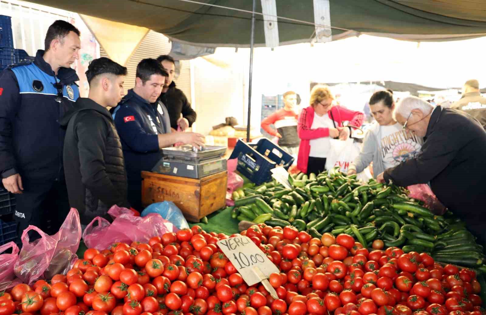 MERSİN'İN MERKEZ İLÇE AKDENİZ BELEDİYESİ ZABITA MÜDÜRLÜĞÜ EKİPLERİ, HİLELİ SATIŞLARI