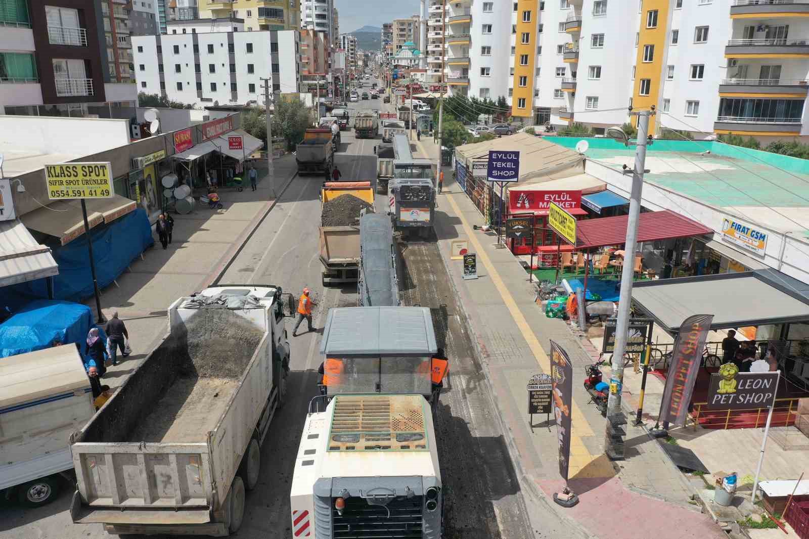 MERSİN BÜYÜKŞEHİR BELEDİYESİ YOL YAPIM, BAKIM VE ONARIM DAİRESİ EKİPLERİ,
