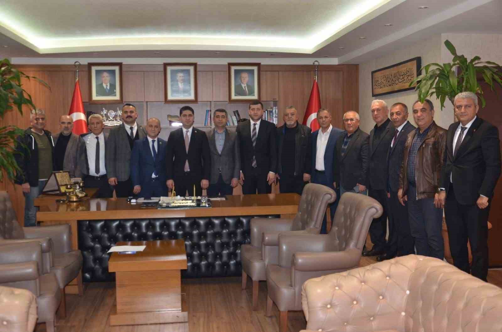TÜRK-İŞ'E BAĞLI SENDİKALARIN ŞUBE BAŞKANLARI MİLLİYETÇİ HAREKET PARTİSİ'NDE, GENEL BAŞKAN