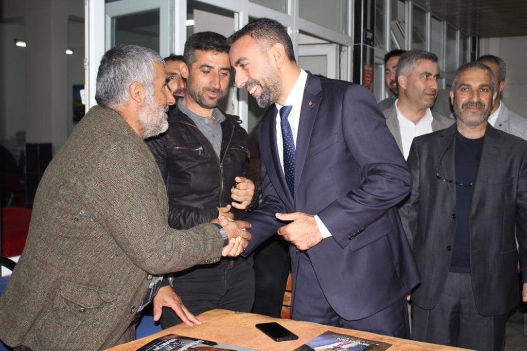MİLLETVEKİLİ ADAYI EŞİN, SEÇİM ÇALIŞMALARINI SÜRDÜRÜYOR