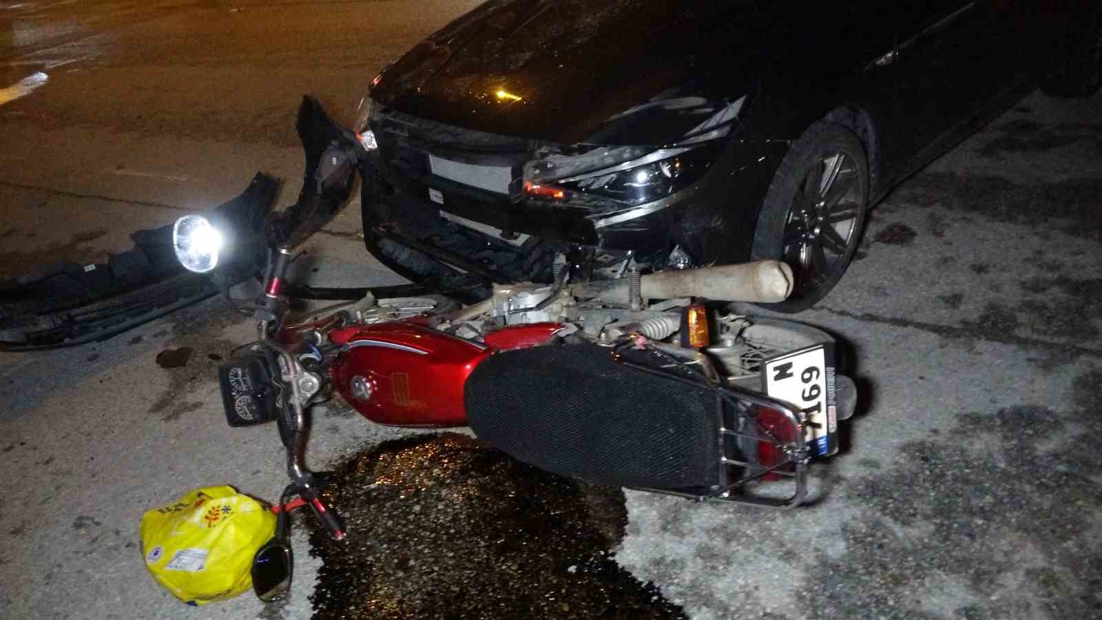 ANTALYA'NIN MANAVGAT İLÇESİNDE MOTOSİKLET İLE OTOMOBİLİN ÇARPIŞMASI SONUCU MEYDANA GELEN