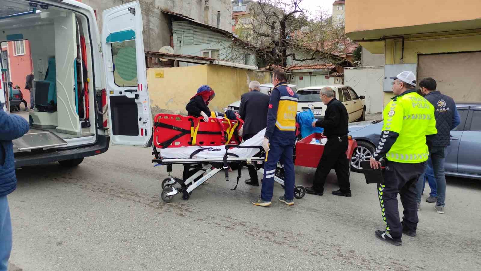 TOSYA’DA MOTOSİKLET KAZASINDA 3 KİŞİ YARALANDI