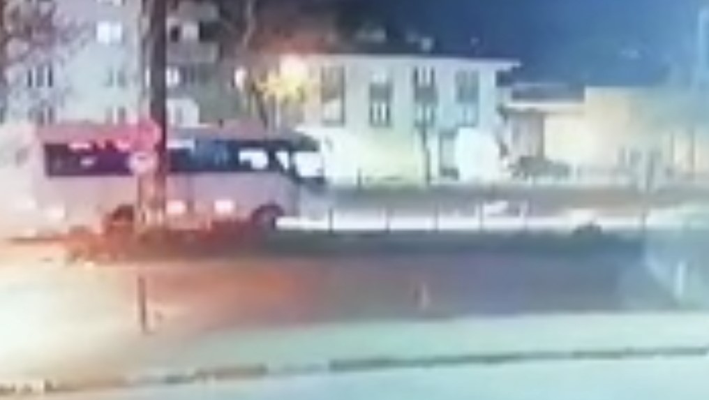 MOTOSİKLETLERİN FECİ KAZASI KAMERADA; 1 ÖLÜ