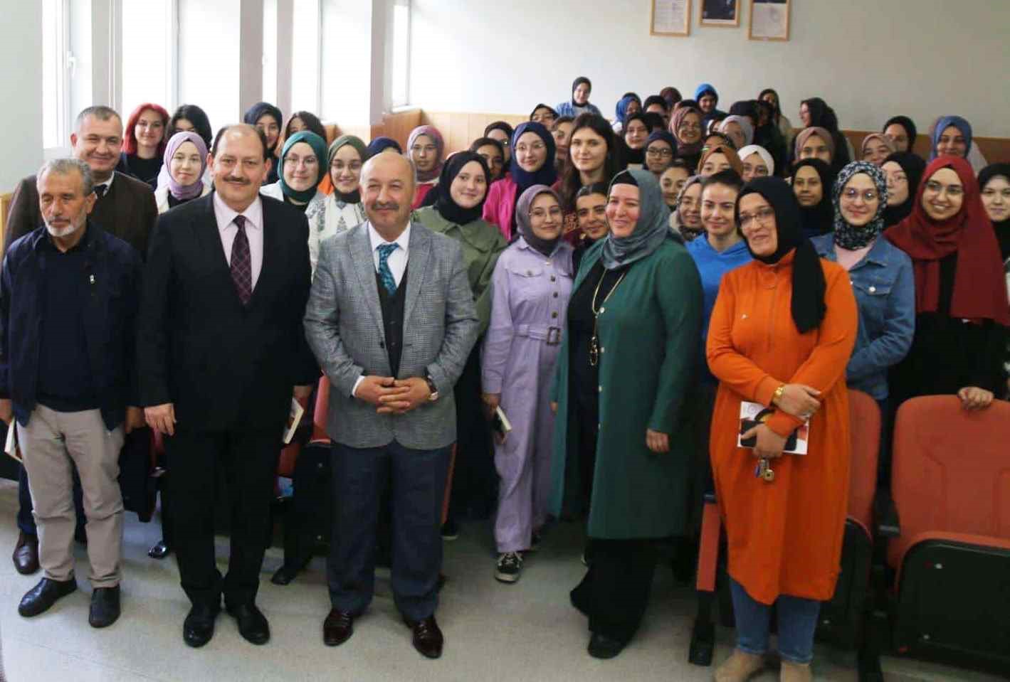MÜDÜR BAŞYİĞİT, " BU MESLEĞİ SEÇMEKTEN HİÇ PİŞMAN OLMADIM”