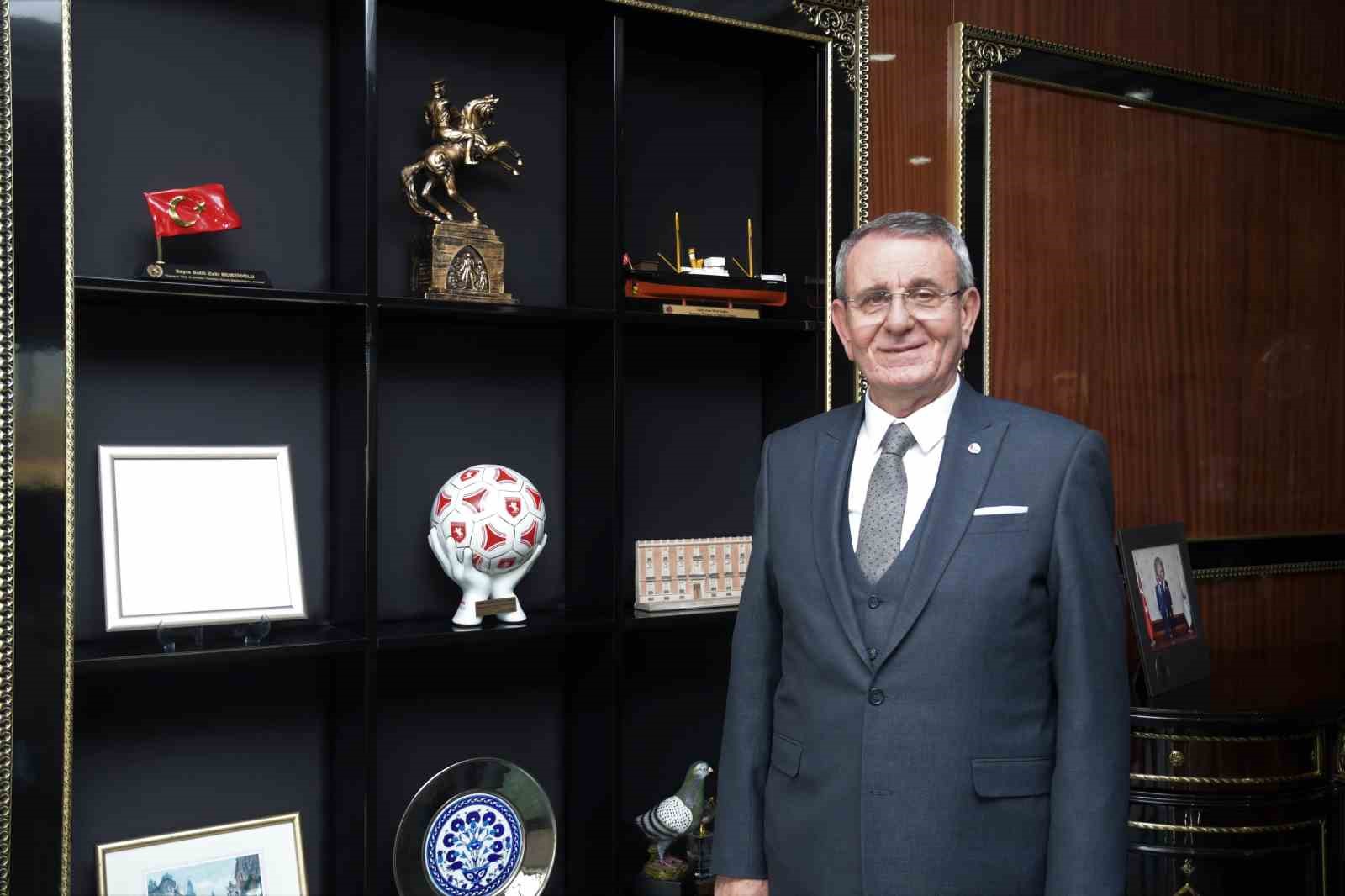 SAMSUN TSO YÖNETİM KURULU BAŞKANI SALİH ZEKİ MURZİOĞLU, SAMSUNSPOR’UN 11