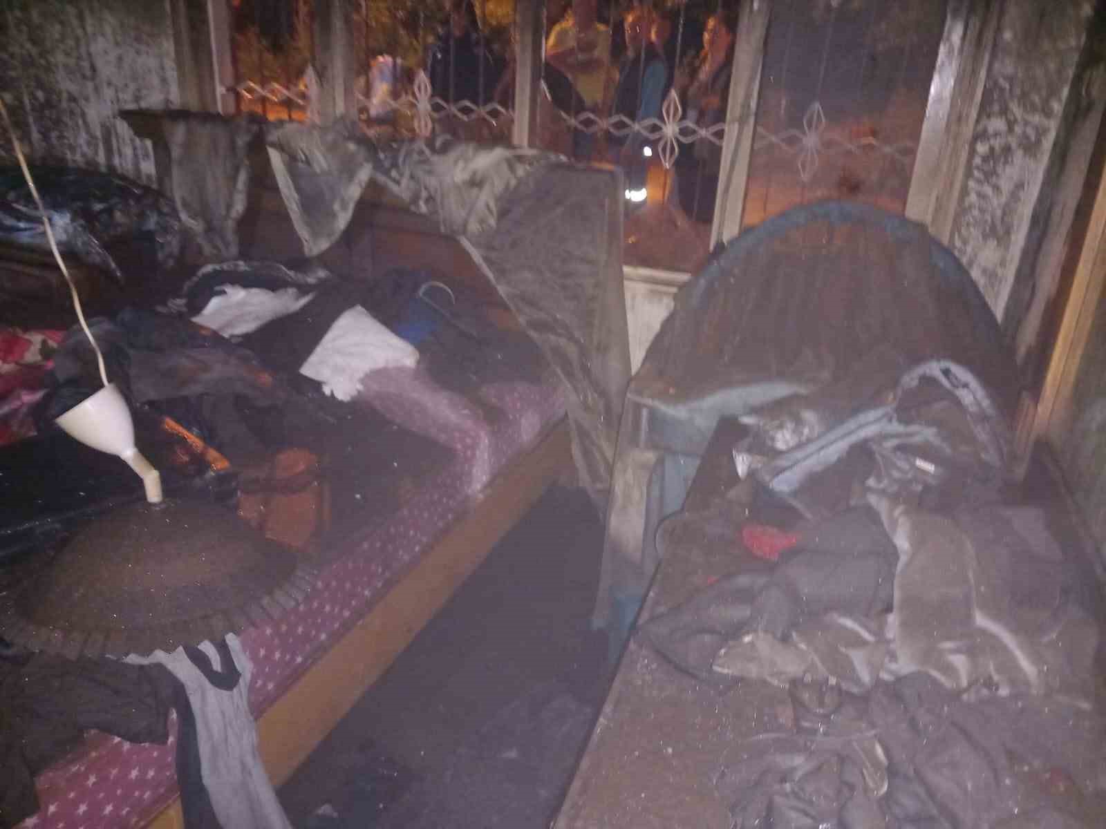 HATAY'IN SAMANDAĞ İLÇESİNDE  MÜSTAKİL  EVDE ÇIKAN YANGIN KORKUTTU.