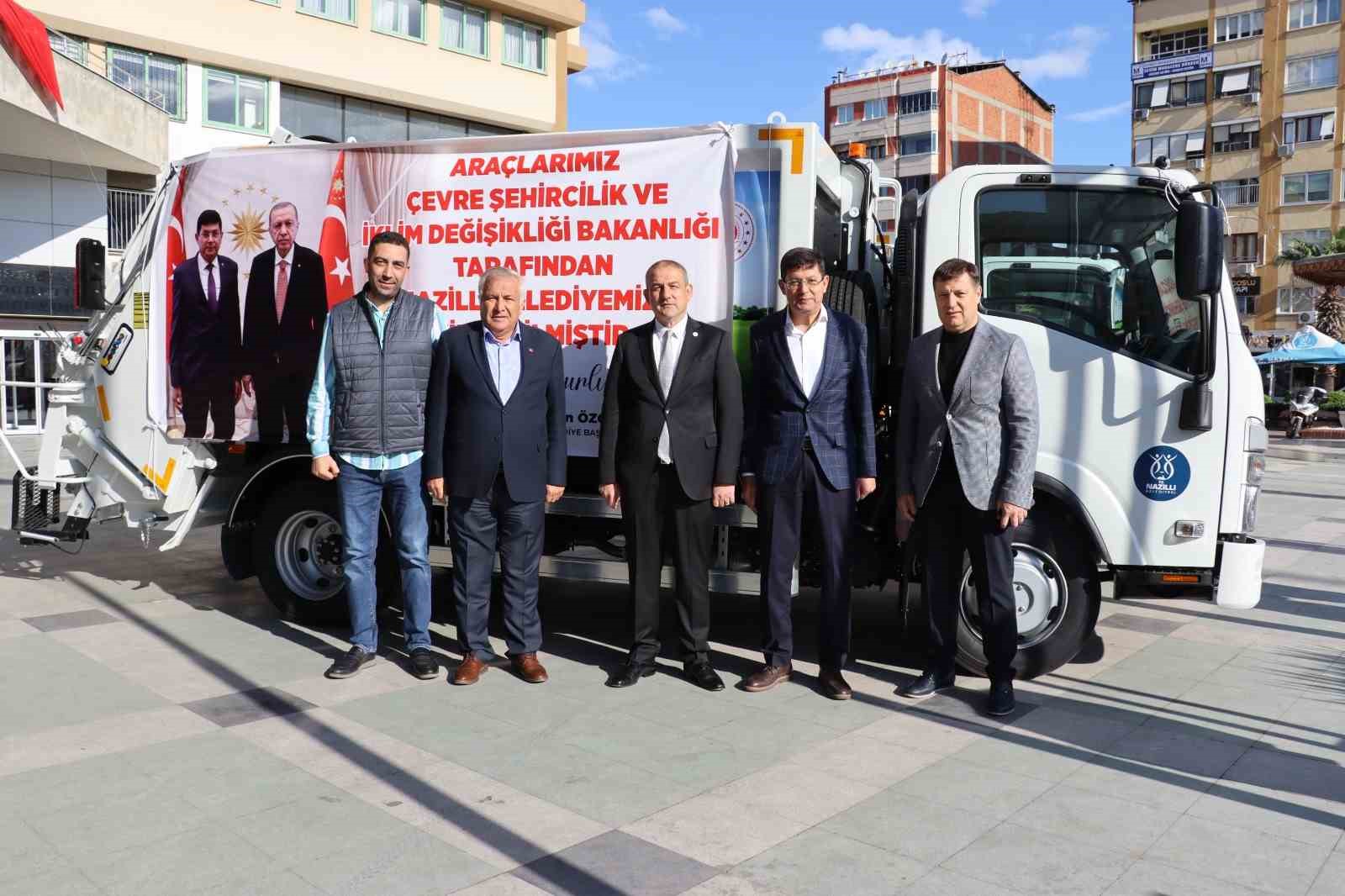 NAZİLLİ BELEDİYESİ’NİN FİLOSUNA 2 ARAÇ DAHA KATILDI